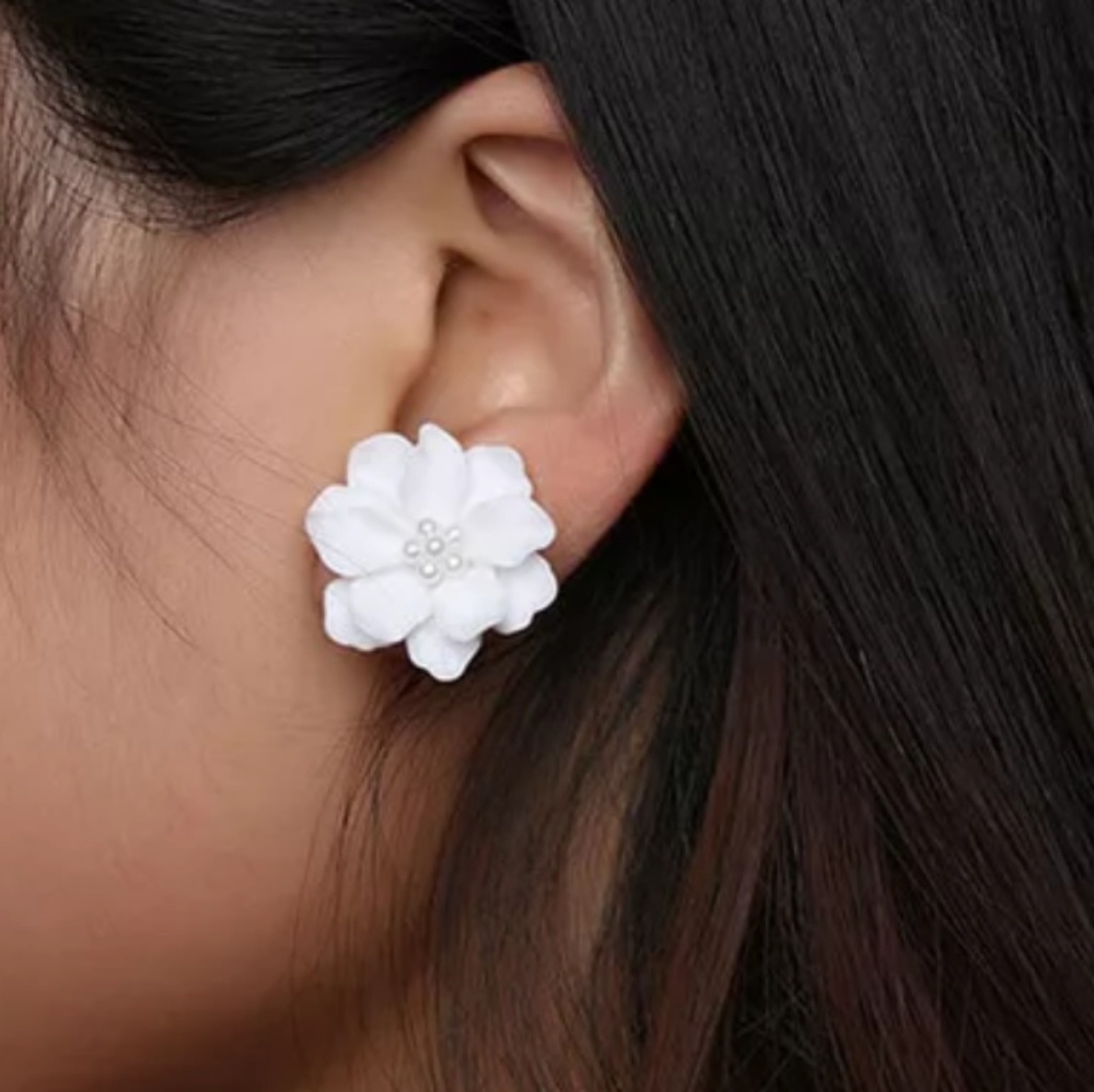 White flower earrings